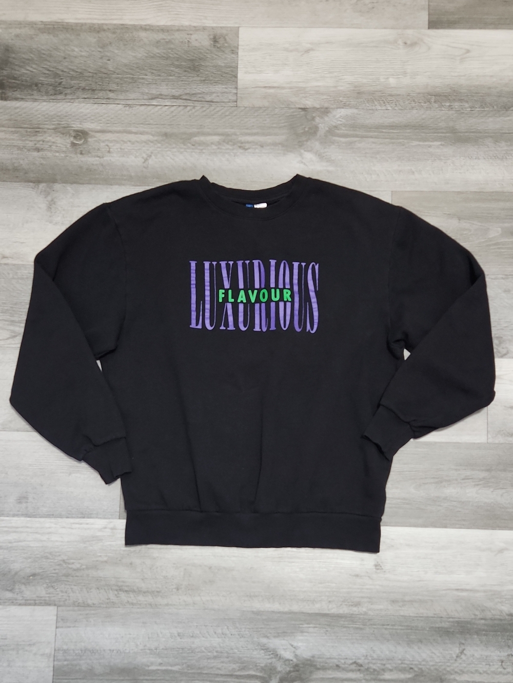 H&M Divided Black Crewneck Sweater with Purple & Green Luxurious Flavour Size M